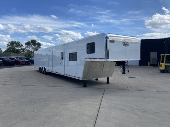 New 2026 Vintage Race Trailer with Living Quarters 53'