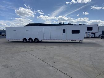 New 2026 Vintage Race Trailer with Living Quarters 53'