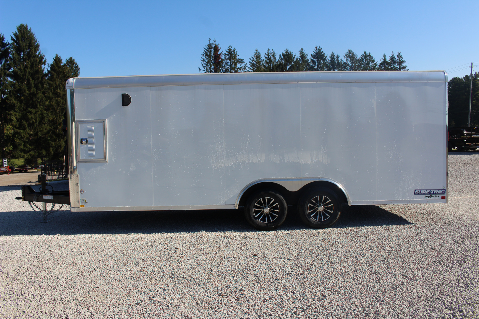 New 2026 Sure-Trac 8.5' x 20' Landscape Pro Cargo / Enclosed Trailer - Rear Ramp Door - 9900# GVW