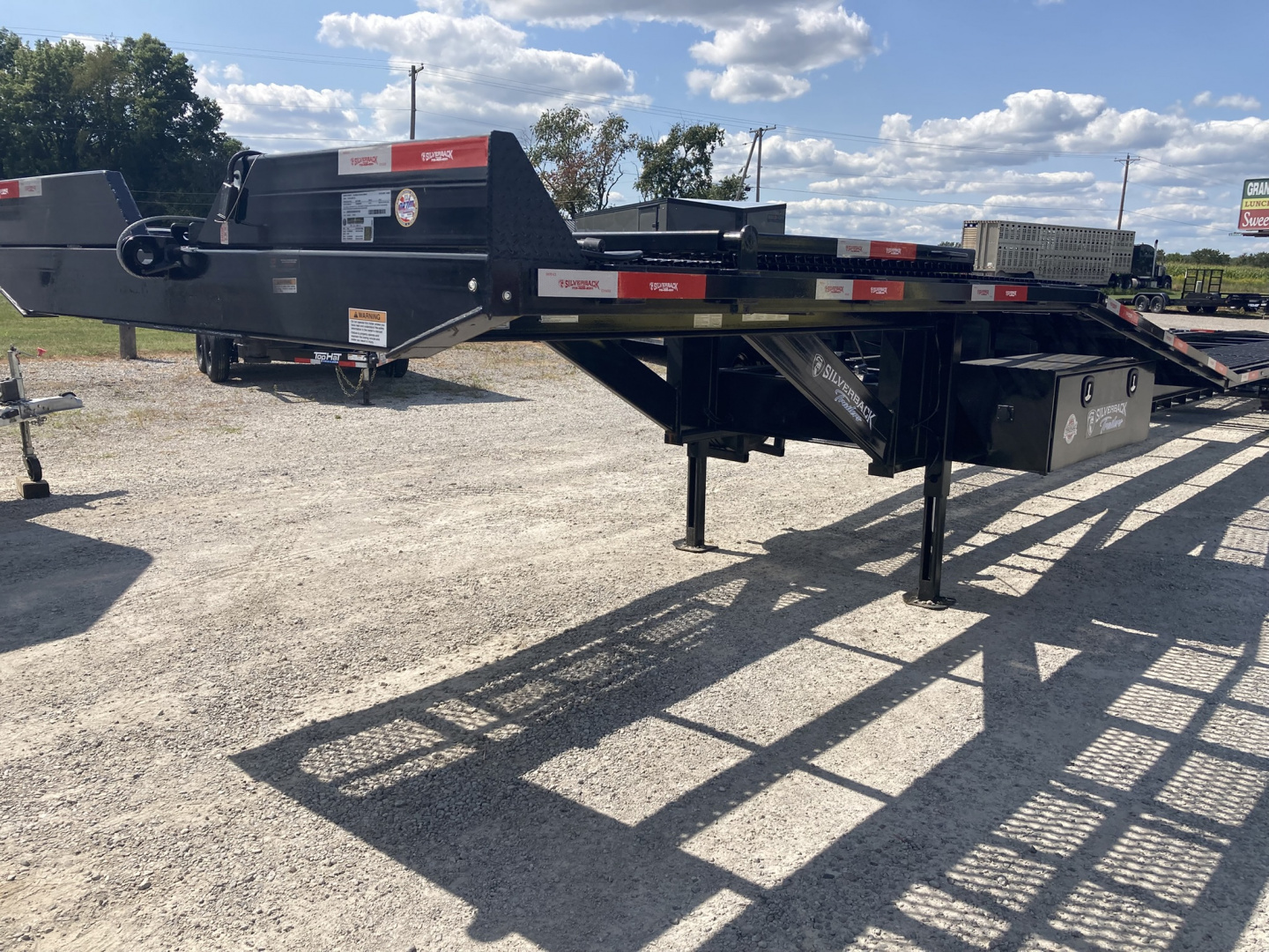 New 2025 Silverback 53' Titus Drop Deck - RV Tow Package