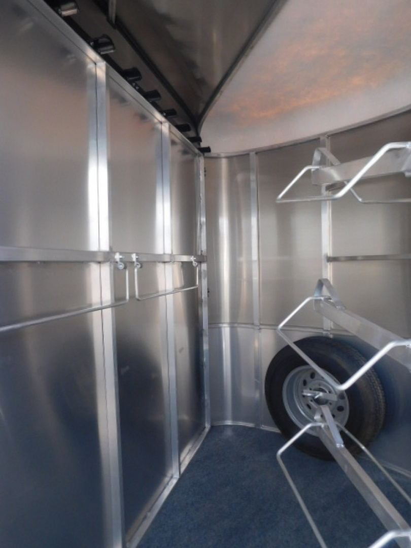 New 2026 Maverick Trailers Lite Dlx 3H Horse Trailer