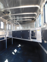 New 2026 Maverick Trailers Lite Dlx 3H Horse Trailer