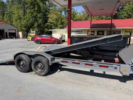 New 2025 Diamond C HDT210 POWER FULL TILT TRAILER 3/16 DIAMOND PLATE FLOOR 21K G.V.W.R.
