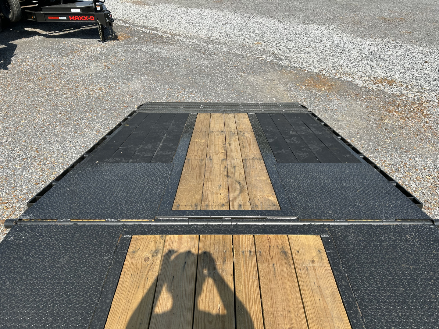 New 2026 MAXXD 102" x 32' 25.9K HYD Dove Gooseneck Trailer