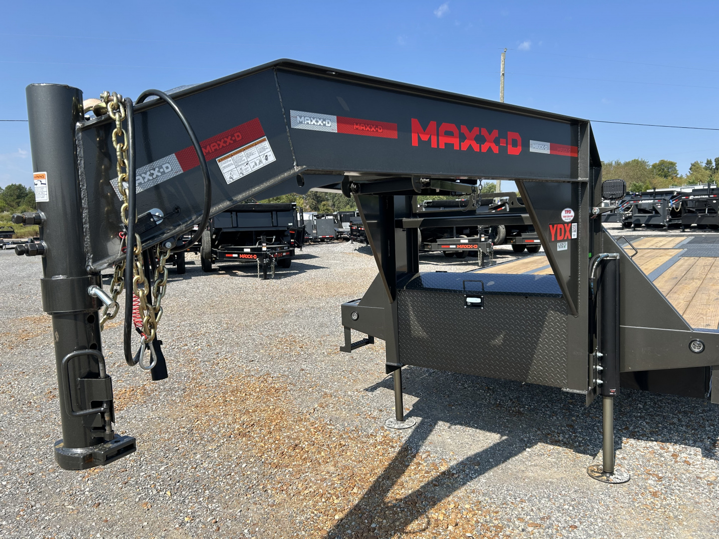 New 2026 MAXXD 102" x 32' 25.9K HYD Dove Gooseneck Trailer
