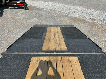 New 2026 MAXXD 102" x 32' 25.9K HYD Dove Gooseneck Trailer