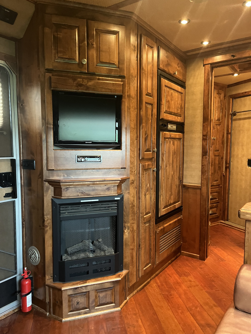 Used 2008 4-Star Trailers 3H 13' Trail Boss Conversions LQ Horse Trailer