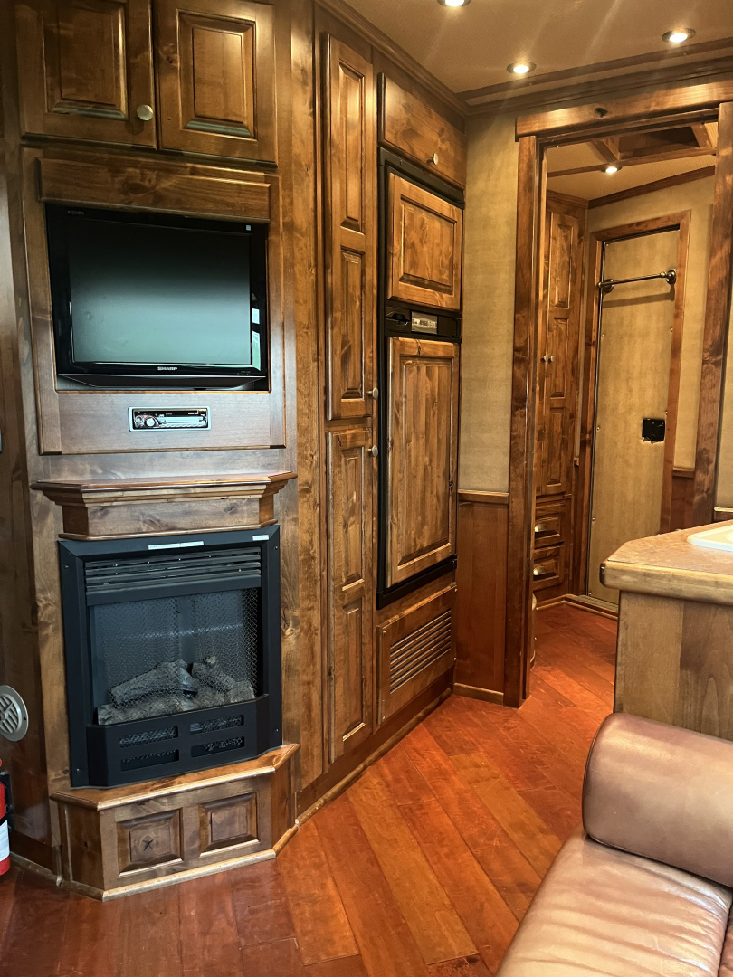 Used 2008 4-Star Trailers 3H 13' Trail Boss Conversions LQ Horse Trailer