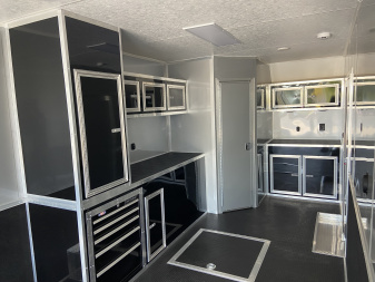 New 2026 Vintage Race Trailer with Bath 34'