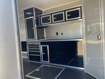 New 2026 Vintage Race Trailer with Bath 34'