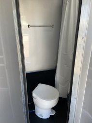 New 2026 Vintage Race Trailer with Bath 34'
