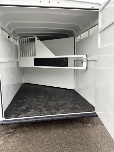 New 2 HORSE SLANT 2026 Thuro-Bilt Wrangler 2H TRAILER