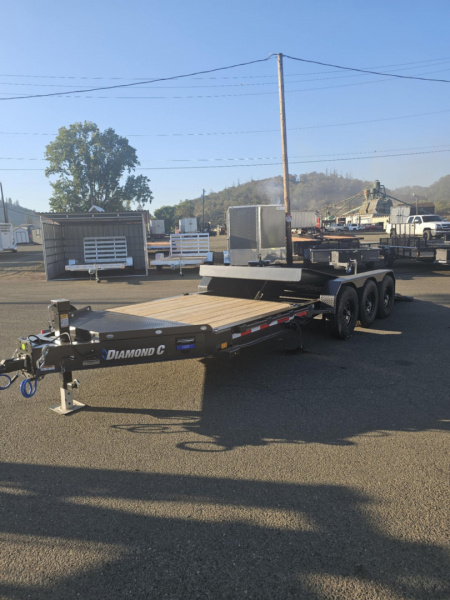 New TILT 2026 Diamond C Trailers HDT307 82X22 Equipment TRIPLE AXLE 21K