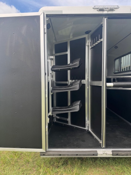 New 2026 Shadow Shadow 3H Pro Series Horse Trailer