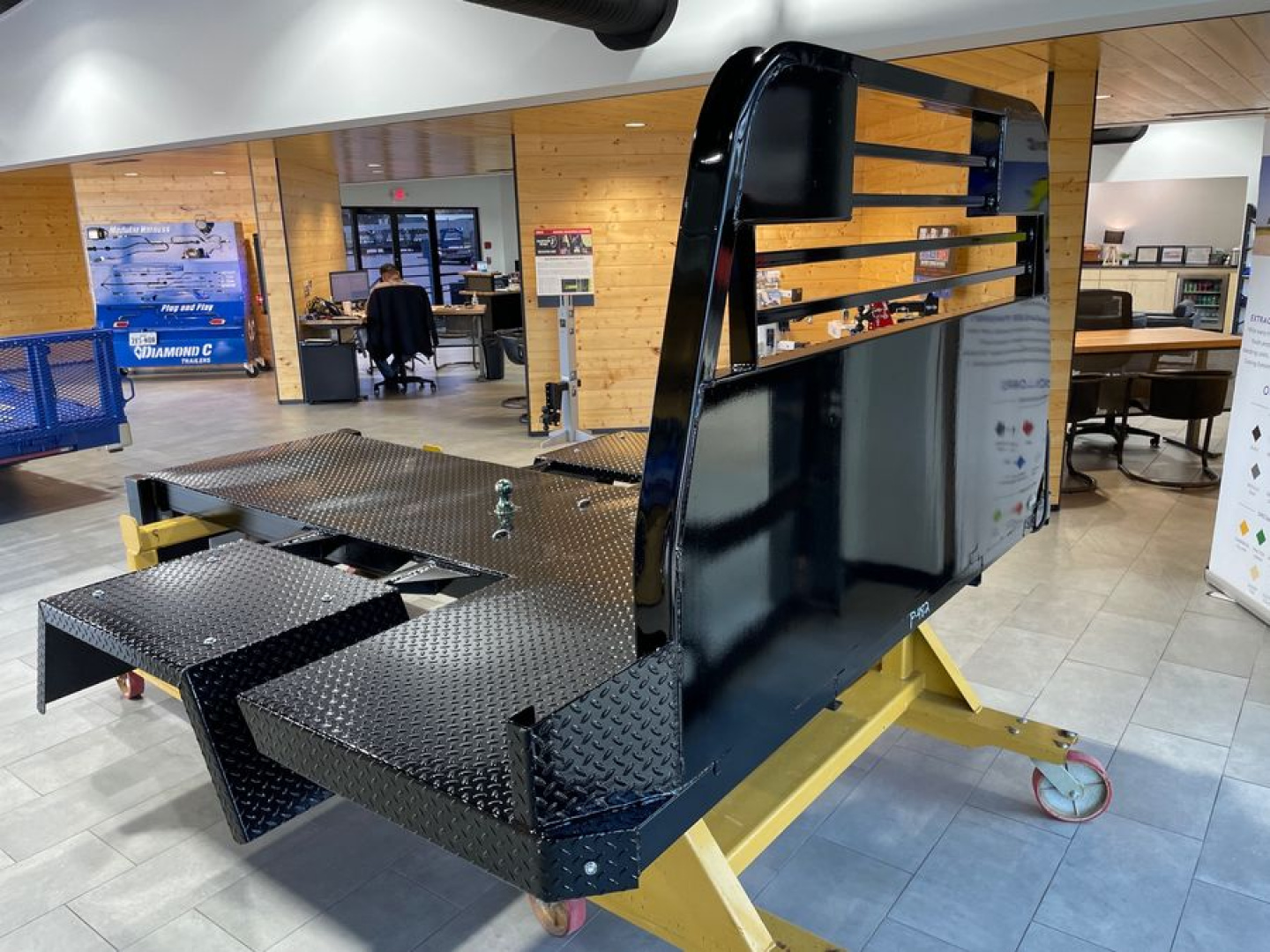 New 2023 WilRo Truck Bed Gooseneck Bodies