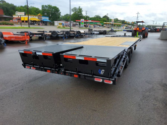 New 2025 Diamond C Trailers DEC Equipment Trailer