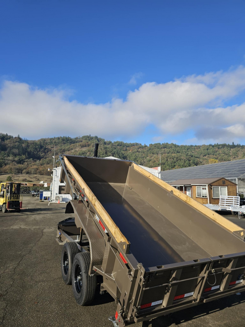 New DUMP 2026 Diamond C Trailers LPT207 82X14 LOW PROFILE 14K Dump Trailer METALLIC MOCHA