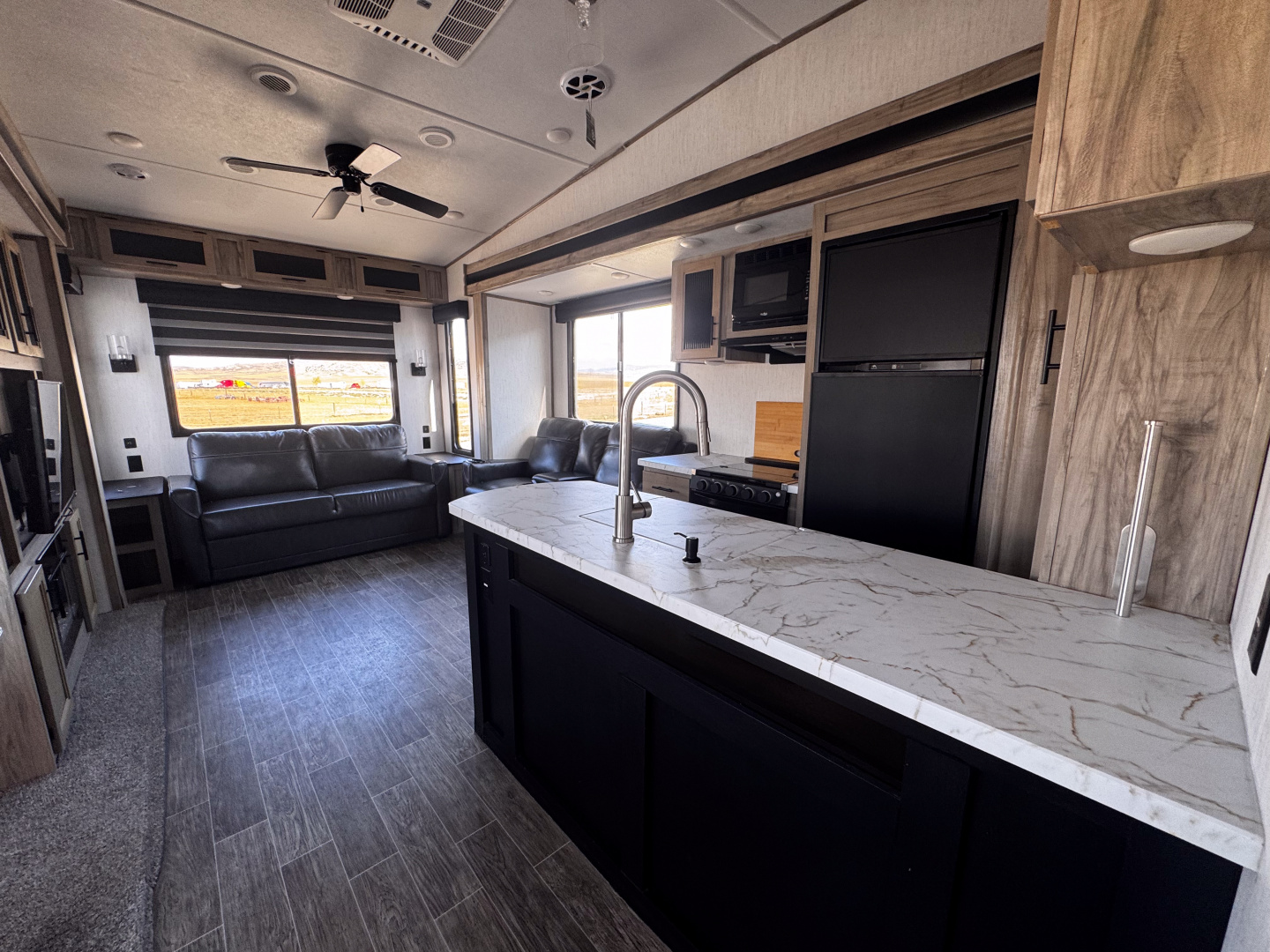 Used 2021 Forest River ARCTIC WOLF Fifth Wheel