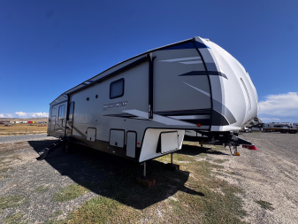 Used 2021 Forest River ARCTIC WOLF Fifth Wheel