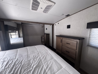 Used 2021 Forest River ARCTIC WOLF Fifth Wheel