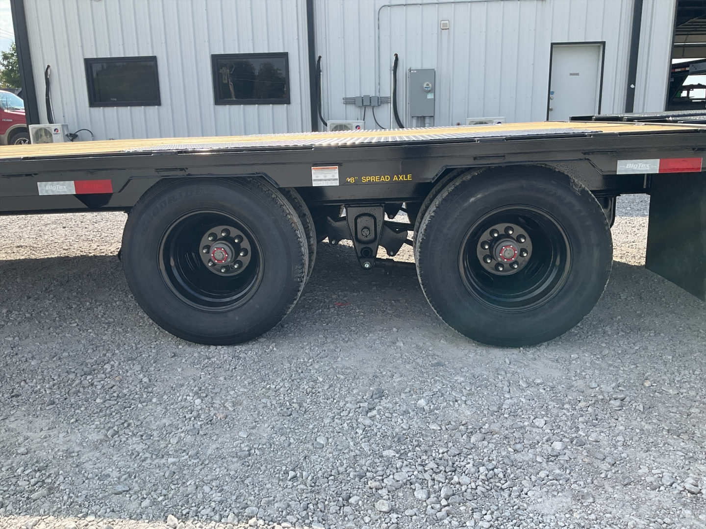 New 2026 Big Tex 102"x25' GN Tandem Dual Flatbed – 22GN