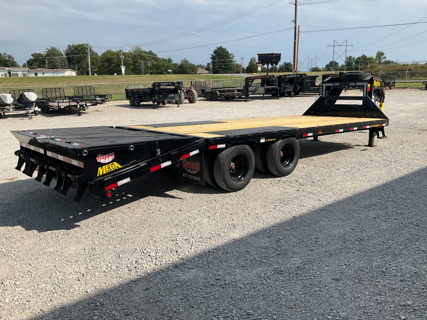 New 2026 Big Tex 102"x25' GN Tandem Dual Flatbed – 22GN