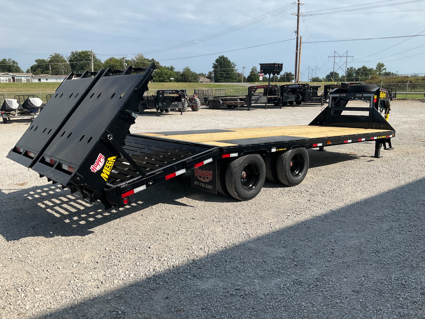 New 2026 Big Tex 102"x25' GN Tandem Dual Flatbed – 22GN