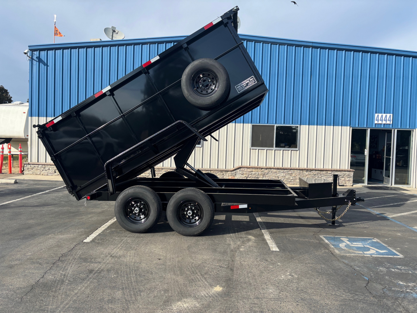 New 2025 TRU 7'x12'x4' Scissor Hoist Dump Trailer 14k w/ Ramps