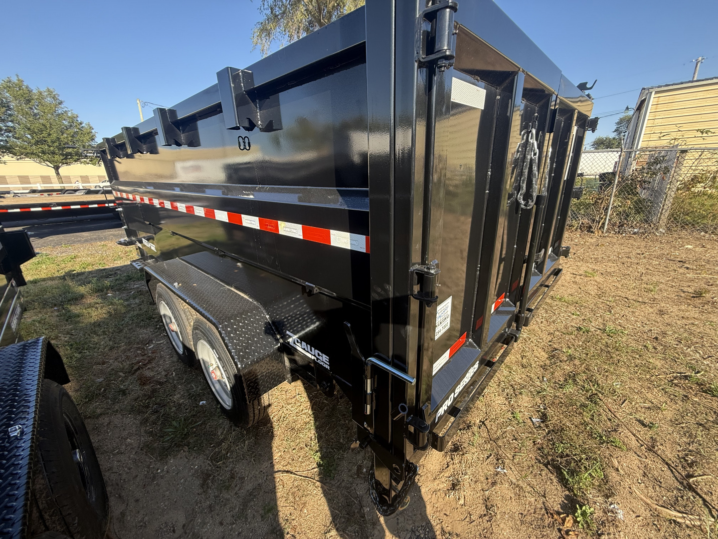 New Sure-Trac 7x14  17.6 pro series dump with tarp kit 4' sides