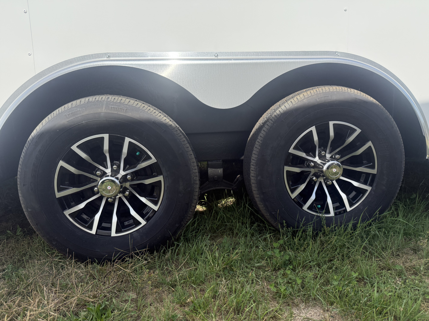 New 2025 Pace American 8.5x24 10k V-nose Screwless 6'-6" wing,alum.rim Car / Racing Trailer