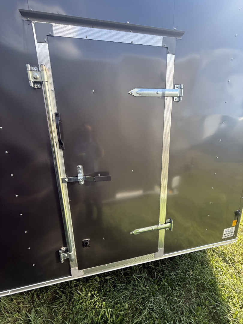 New Interstate Trailers 8.5x24 10k car hauler ,beavertail, 4- d-rings