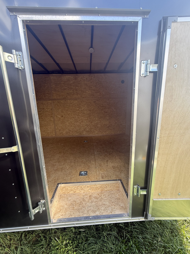 New Interstate Trailers 8.5x24 10k car hauler ,beavertail, 4- d-rings