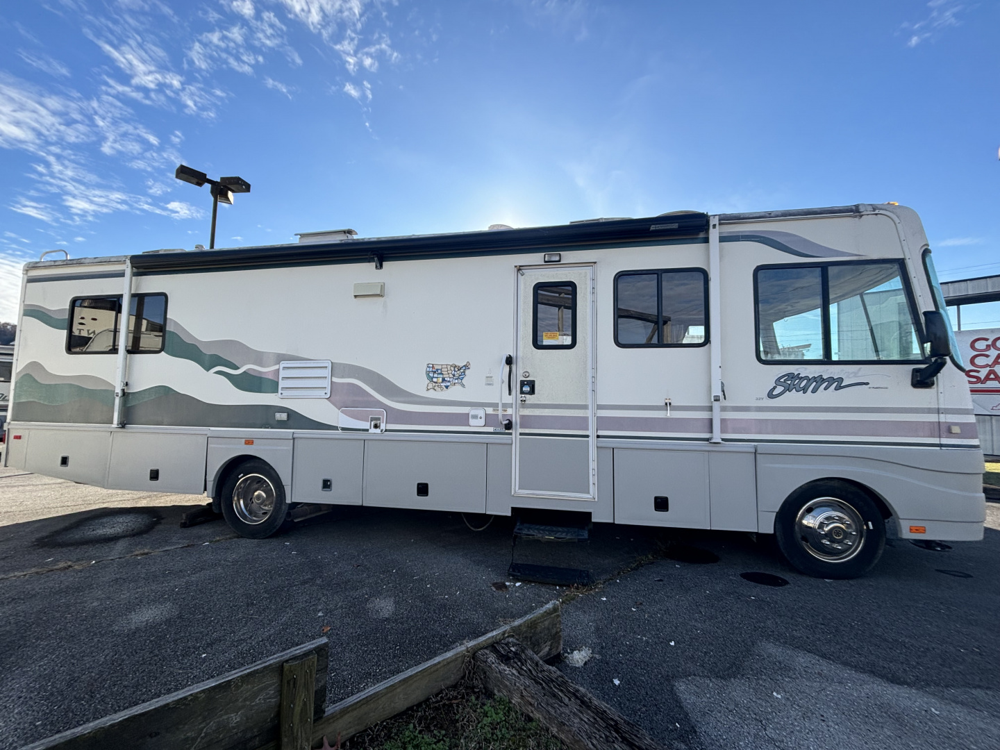 Used 1999 Fleetwood RV Southwind Storm Class A