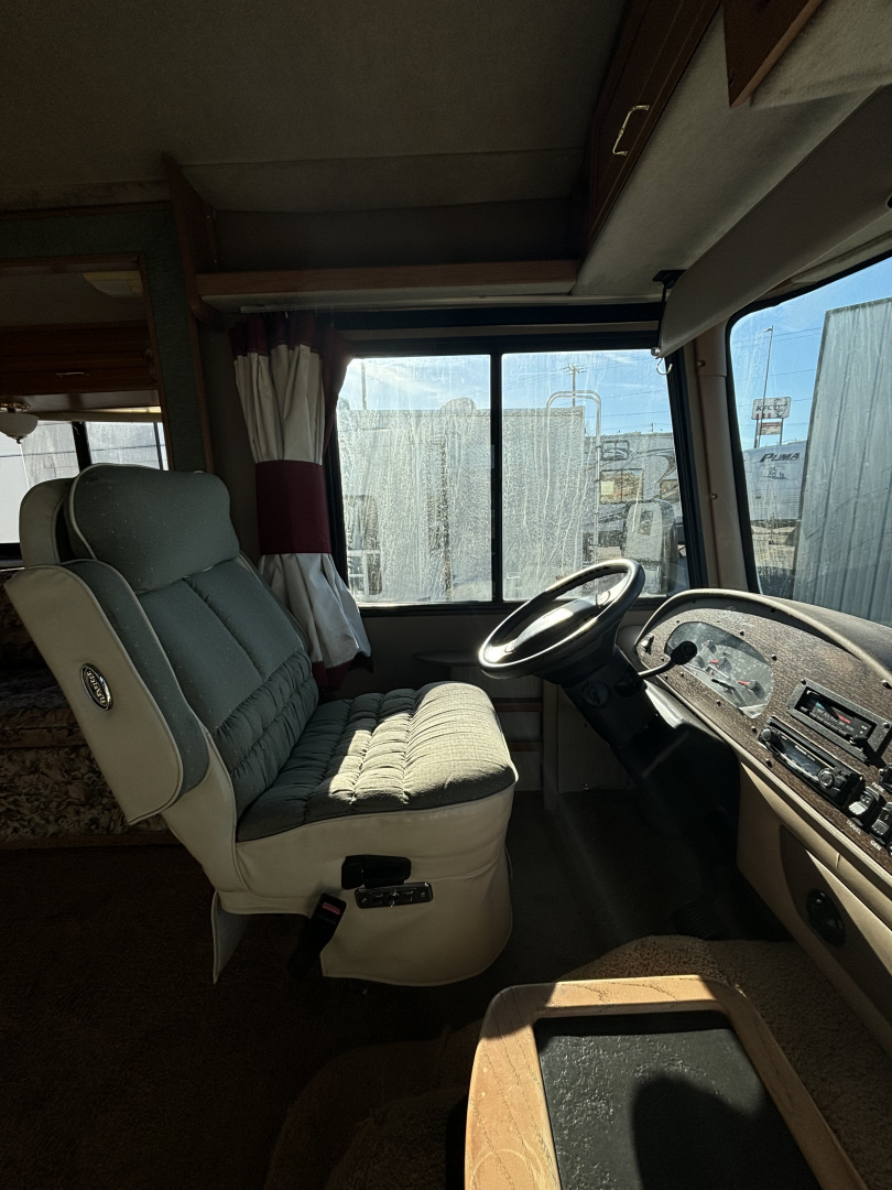 Used 1999 Fleetwood RV Southwind Storm Class A