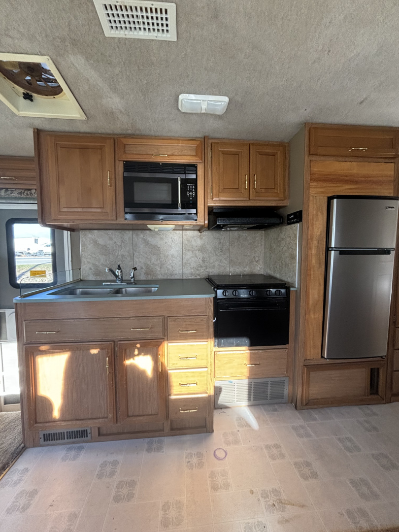 Used 1999 Fleetwood RV Southwind Storm Class A