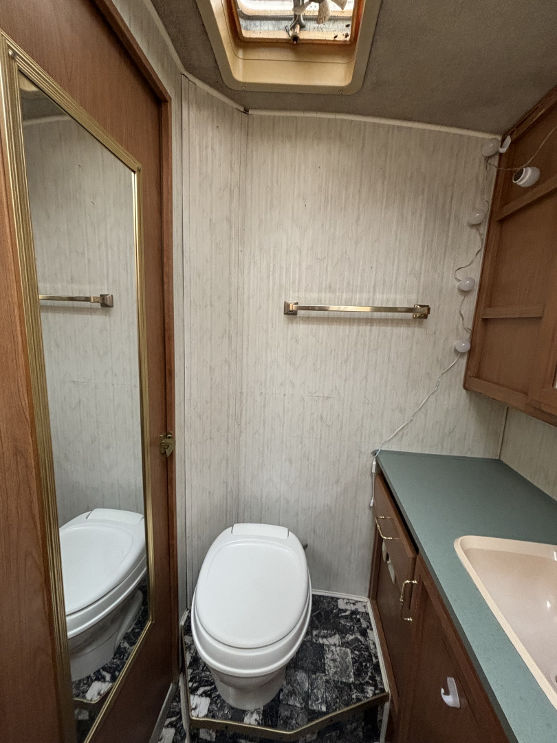 Used 1999 Fleetwood RV Southwind Storm Class A