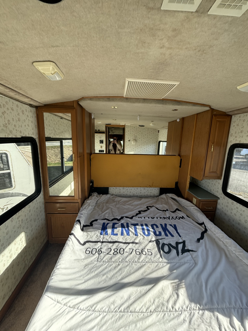 Used 1999 Fleetwood RV Southwind Storm Class A