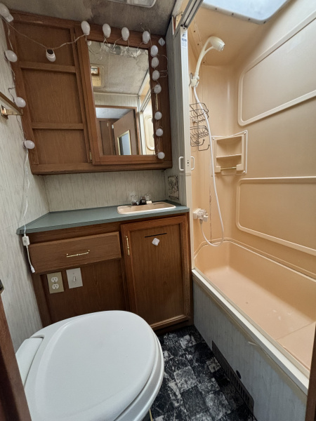 Used 1999 Fleetwood RV Southwind Storm Class A