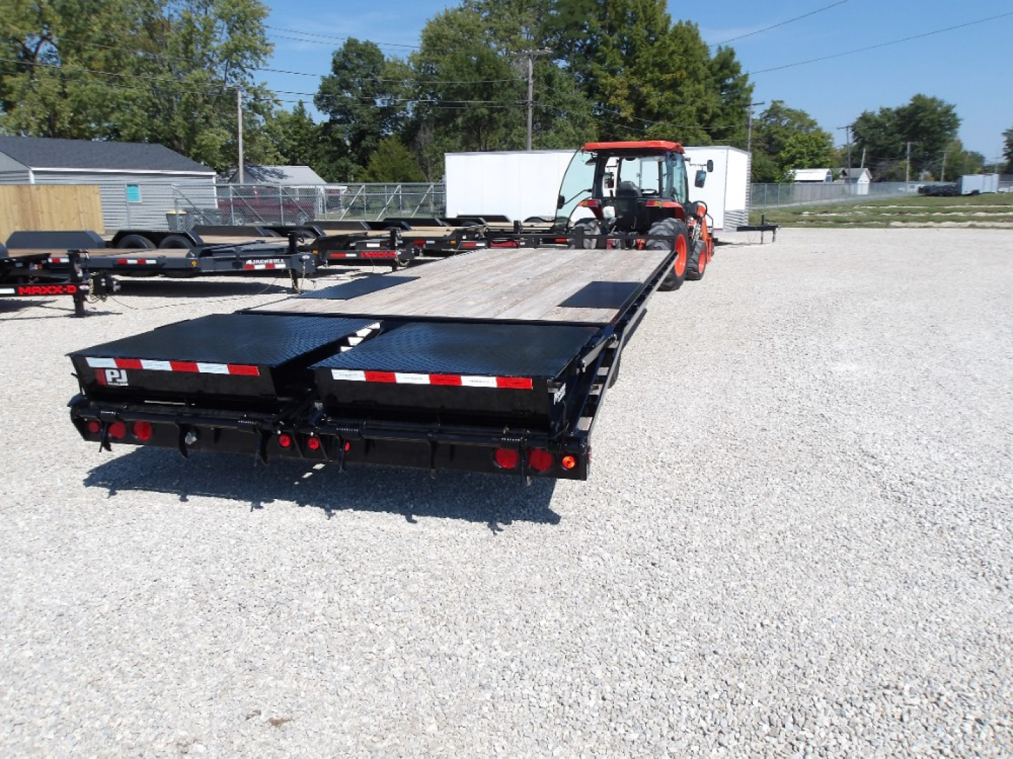 New 2026 PJ Trailers F8242 Deckover Trailer