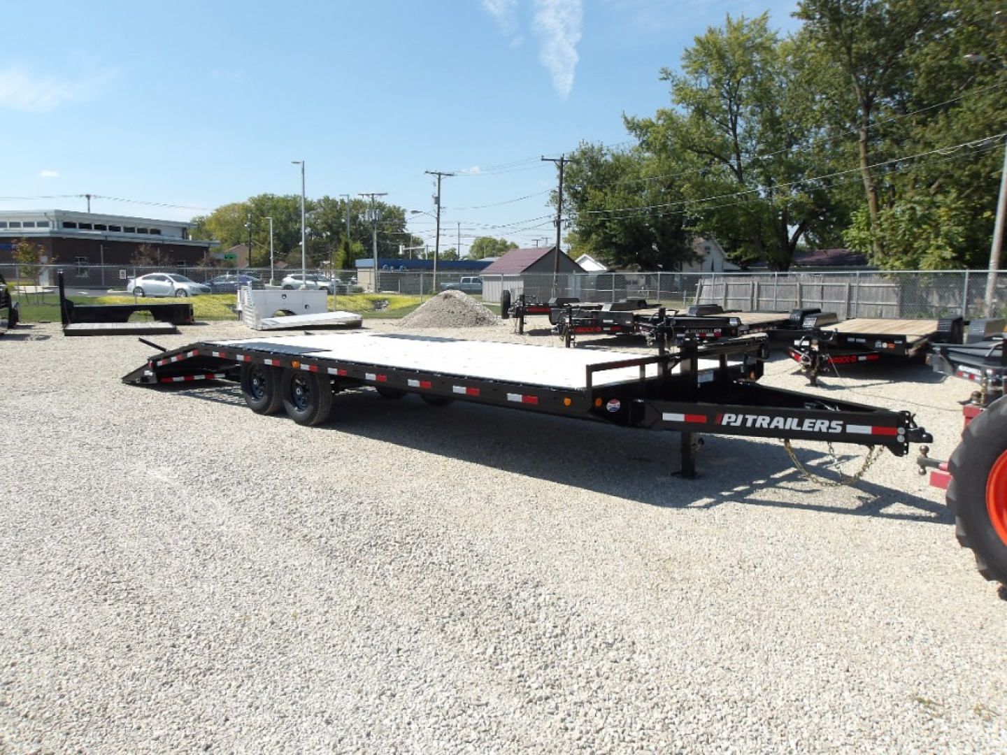 New 2026 PJ Trailers F8242 Deckover Trailer