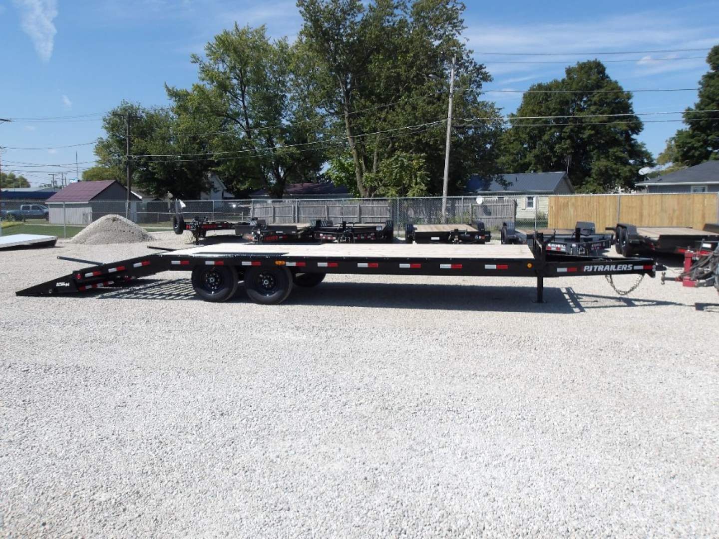 New 2026 PJ Trailers F8242 Deckover Trailer