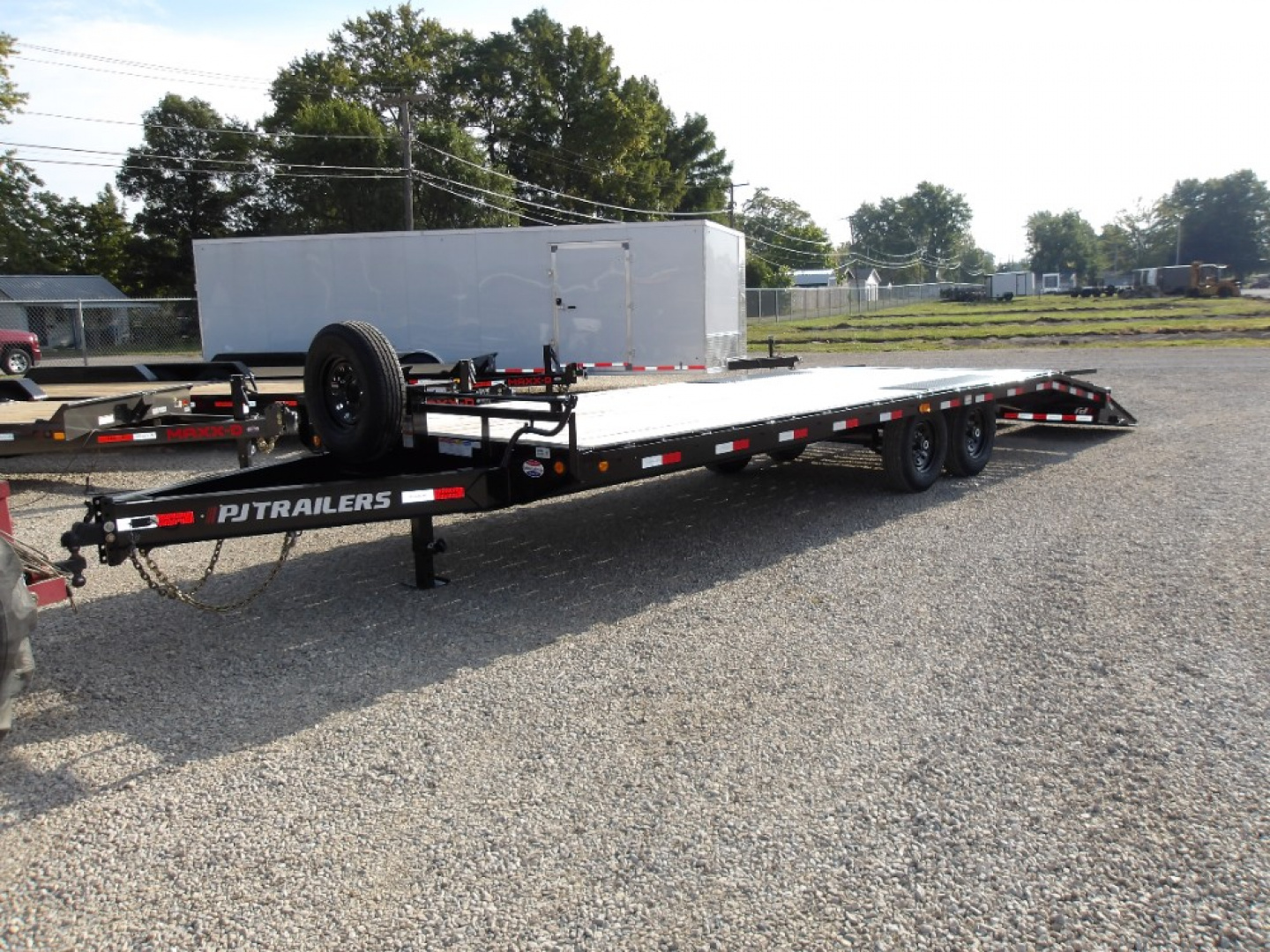 New 2026 PJ Trailers F8242 Deckover Trailer