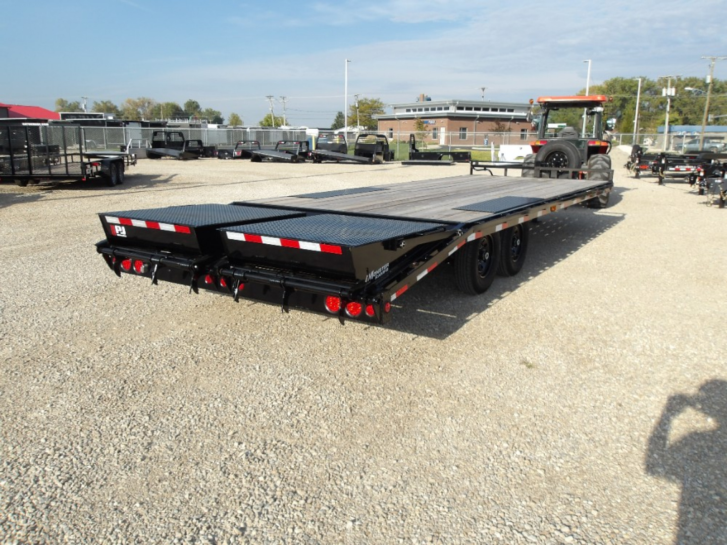 New 2026 PJ Trailers F8242 Deckover Trailer