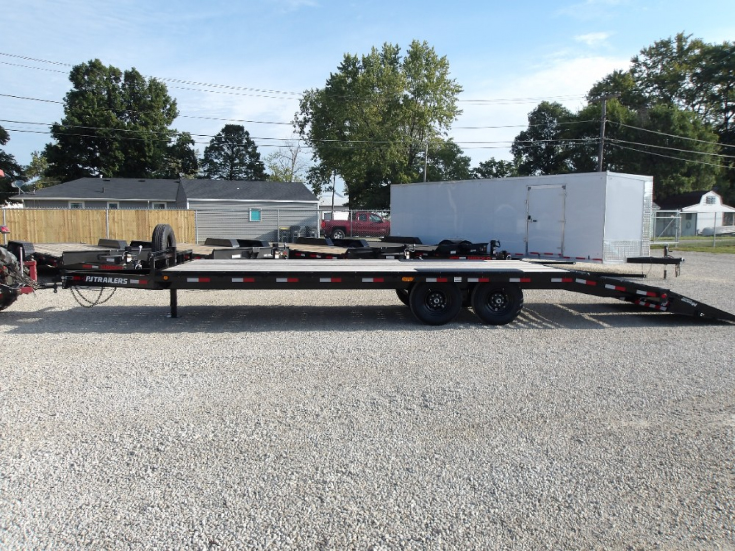 New 2026 PJ Trailers F8242 Deckover Trailer