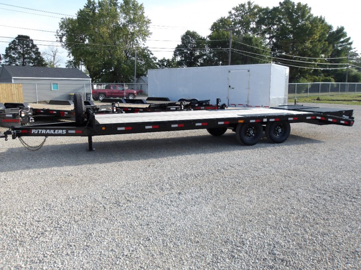 New 2026 PJ Trailers F8242 Deckover Trailer