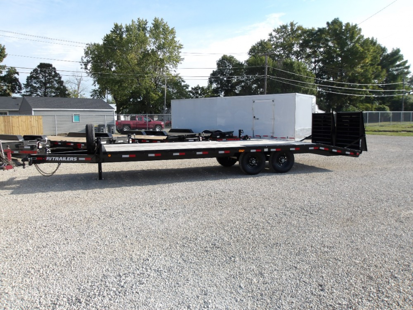 New 2026 PJ Trailers F8242 Deckover Trailer