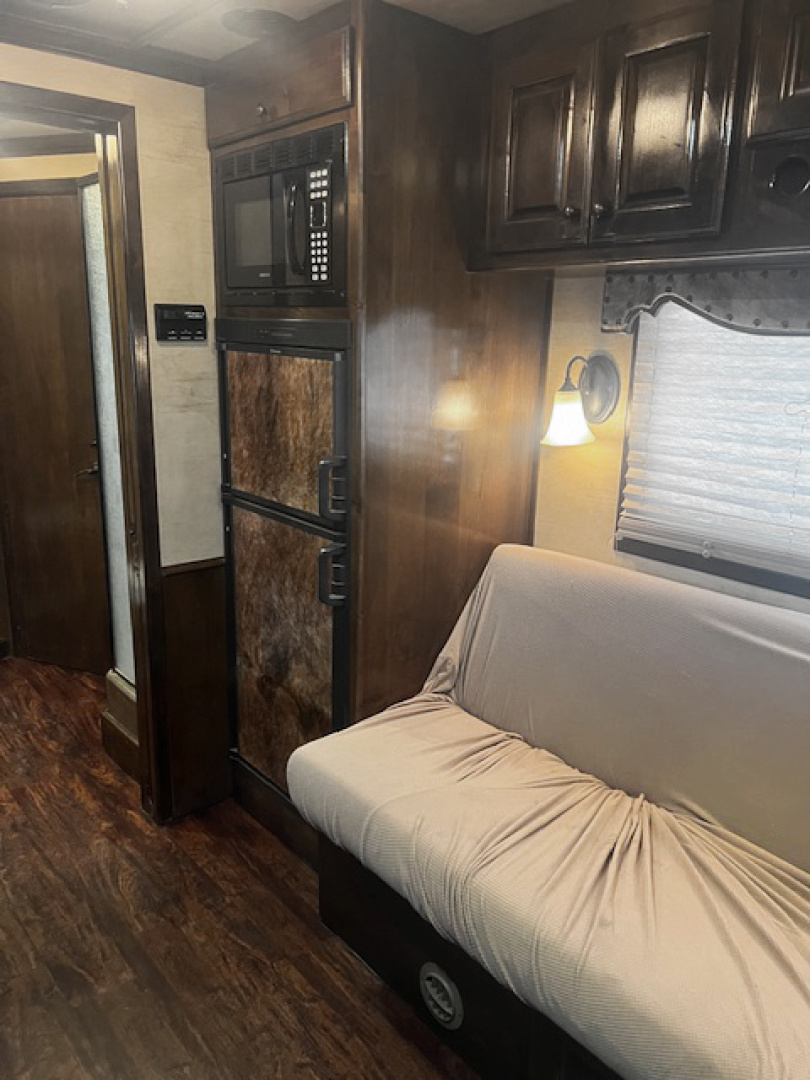 Used 2014 Platinum 4 Horse Reverse Load Living Quarters Trailer