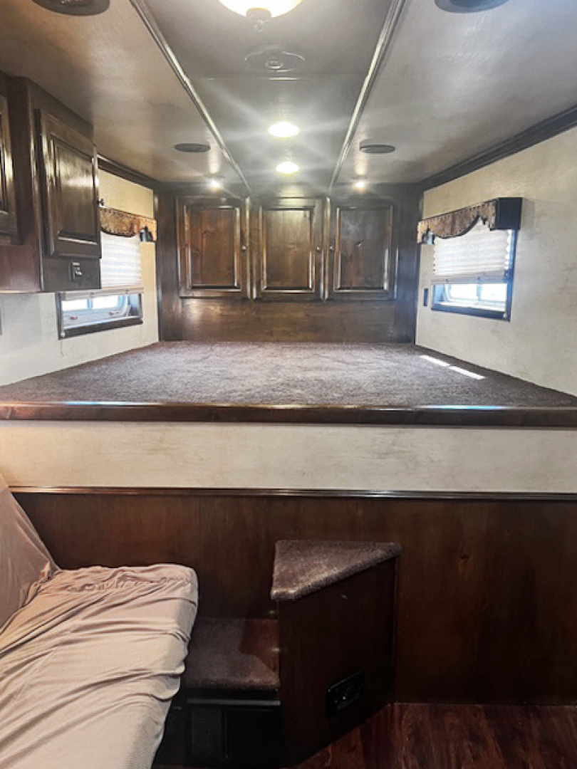 Used 2014 Platinum 4 Horse Reverse Load Living Quarters Trailer