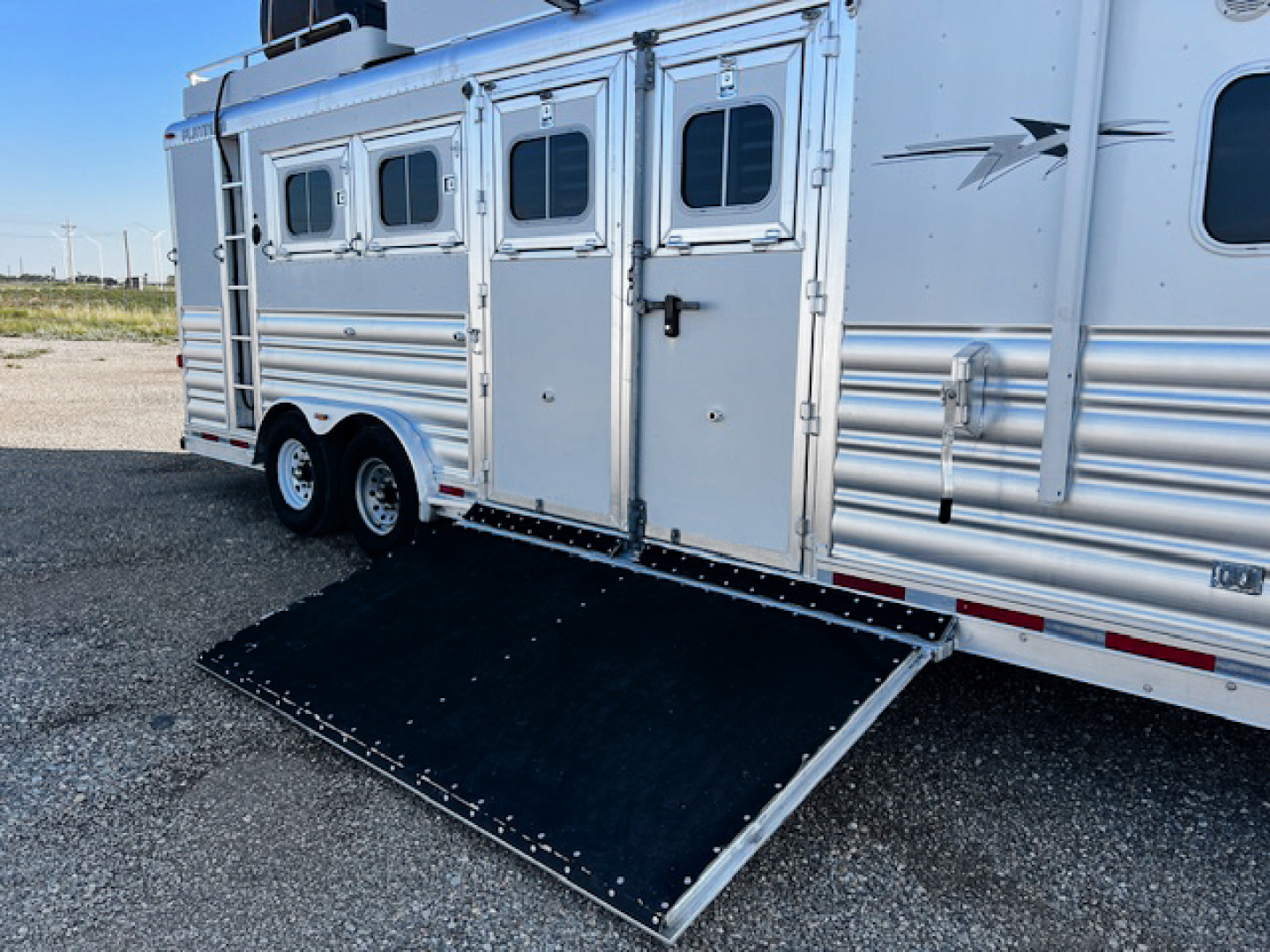 Used 2014 Platinum 4 Horse Reverse Load Living Quarters Trailer