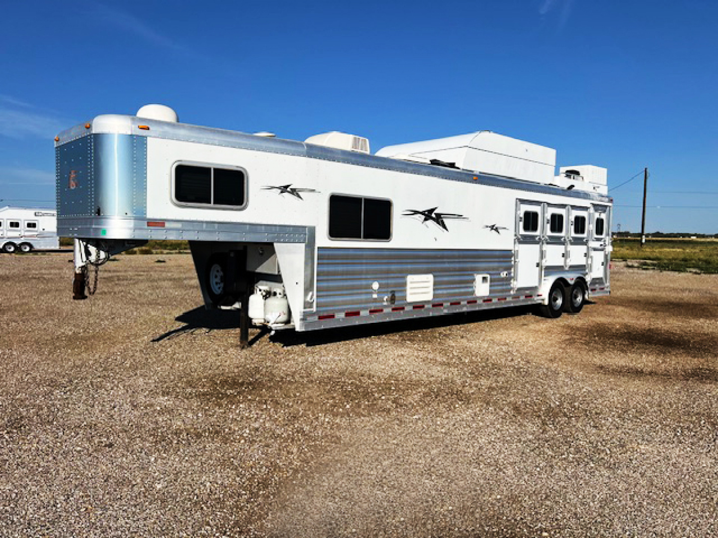 Used 2014 Platinum 4 Horse Reverse Load Living Quarters Trailer